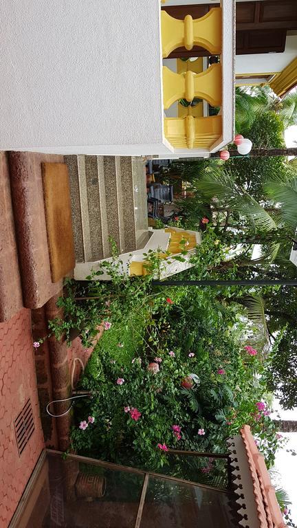 Hôtel De Hibiscus à Candolim Extérieur photo